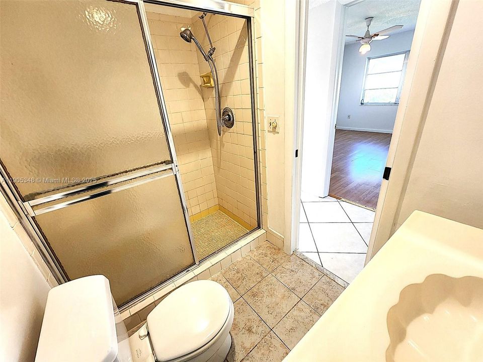 For Sale: $190,000 (2 beds, 2 baths, 1186 Square Feet)