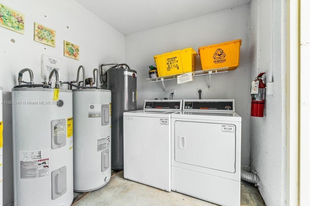 For Sale: $190,000 (2 beds, 2 baths, 1186 Square Feet)