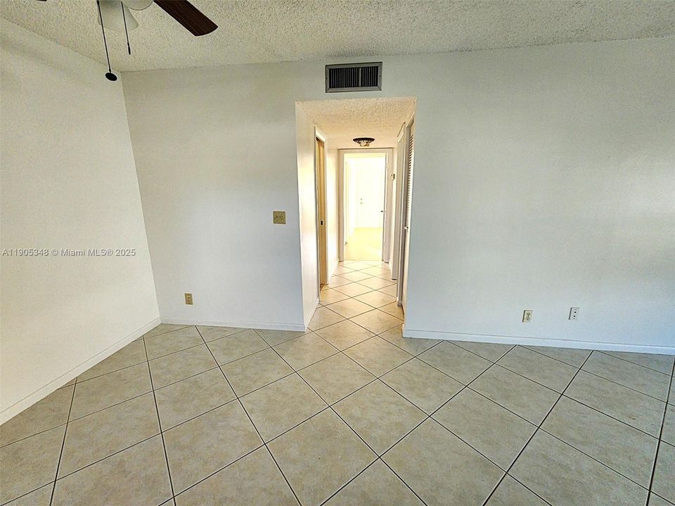 For Sale: $190,000 (2 beds, 2 baths, 1186 Square Feet)