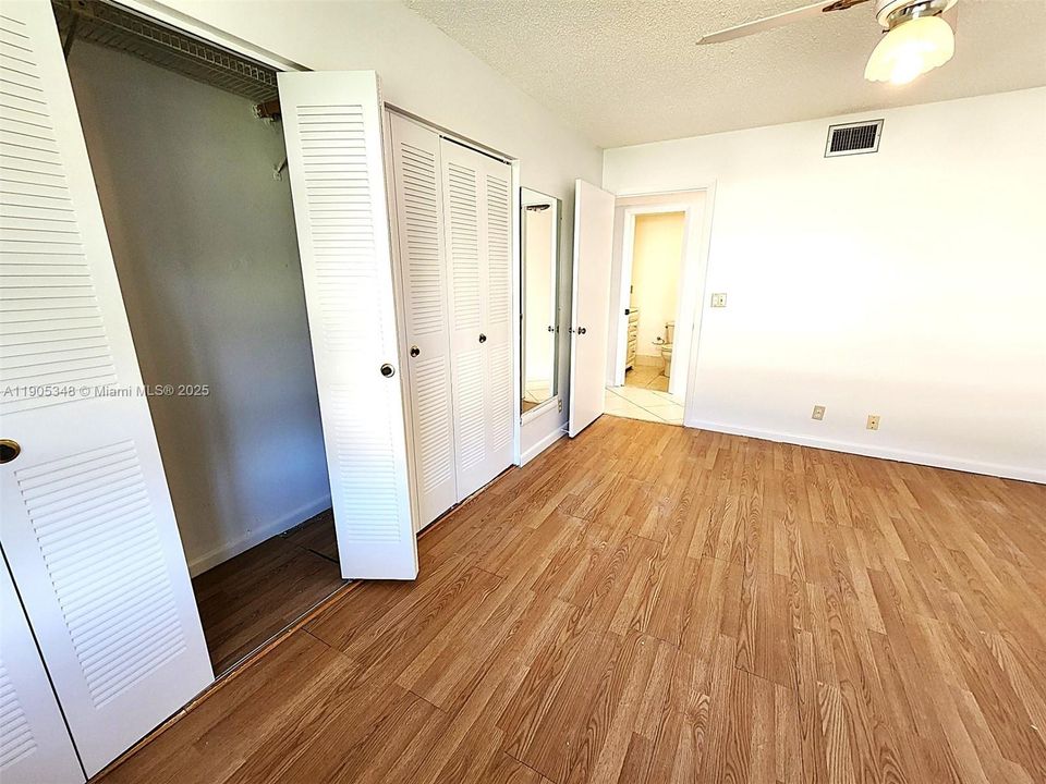 For Sale: $190,000 (2 beds, 2 baths, 1186 Square Feet)