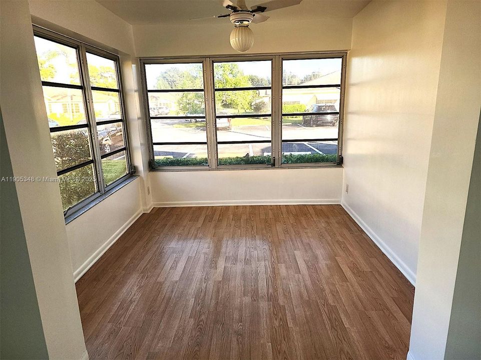 For Sale: $190,000 (2 beds, 2 baths, 1186 Square Feet)