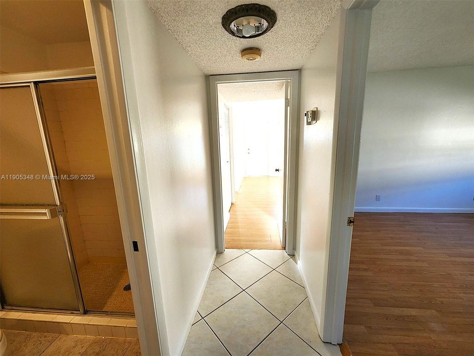 For Sale: $190,000 (2 beds, 2 baths, 1186 Square Feet)