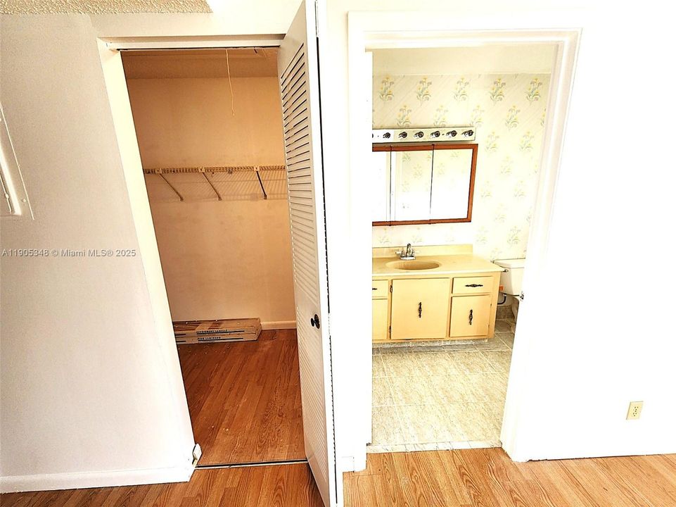 For Sale: $190,000 (2 beds, 2 baths, 1186 Square Feet)