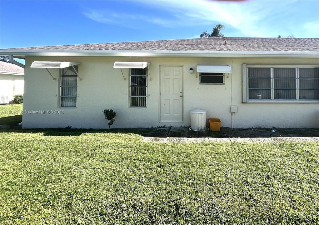 For Sale: $190,000 (2 beds, 2 baths, 1186 Square Feet)