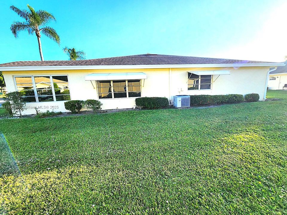 For Sale: $190,000 (2 beds, 2 baths, 1186 Square Feet)