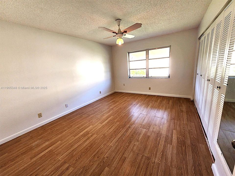 For Sale: $190,000 (2 beds, 2 baths, 1186 Square Feet)