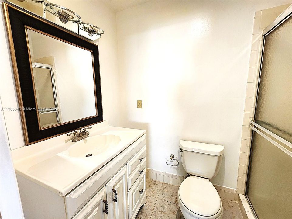 For Sale: $190,000 (2 beds, 2 baths, 1186 Square Feet)