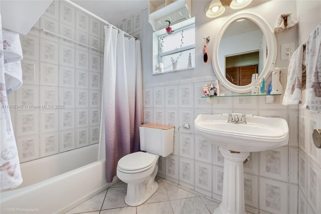 待售: $950,000 (5 贝兹, 3 浴室, 2743 平方英尺)