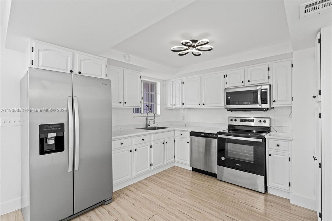 Recently Rented: $4,250 (4 beds, 2 baths, 2203 Square Feet)