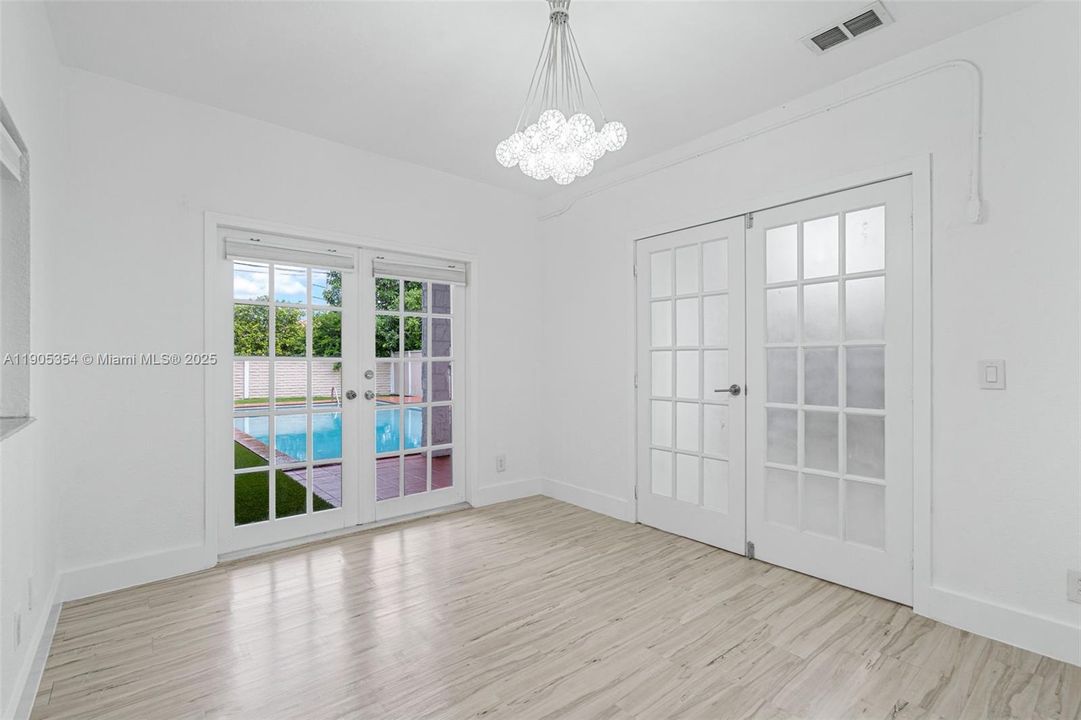 Recently Rented: $4,250 (4 beds, 2 baths, 2203 Square Feet)