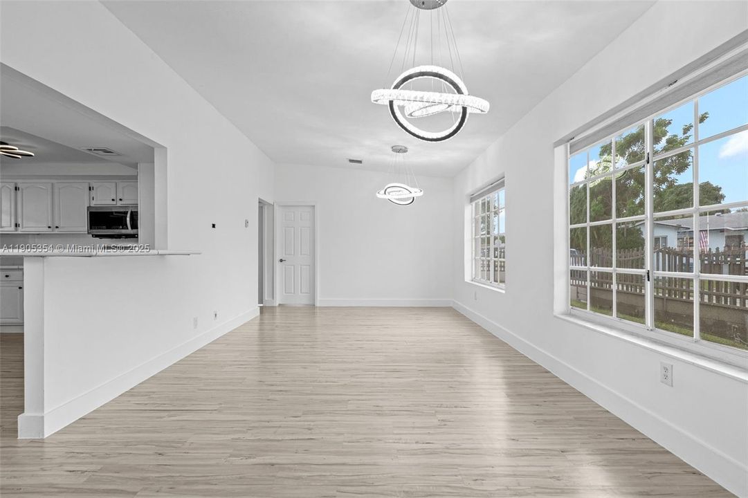 Recently Rented: $4,250 (4 beds, 2 baths, 2203 Square Feet)