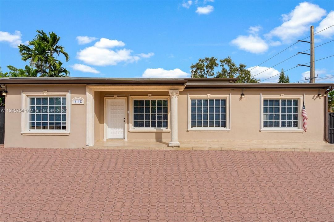 Recently Rented: $4,250 (4 beds, 2 baths, 2203 Square Feet)