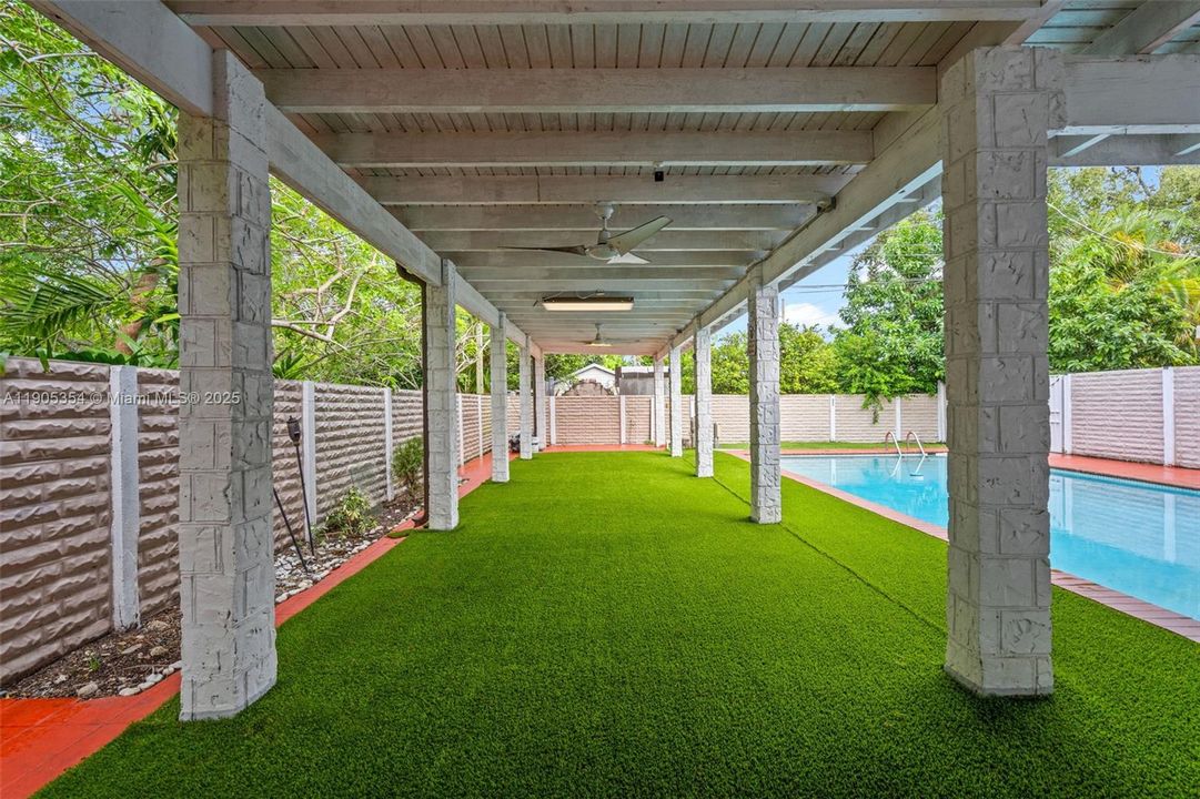 Recently Rented: $4,250 (4 beds, 2 baths, 2203 Square Feet)