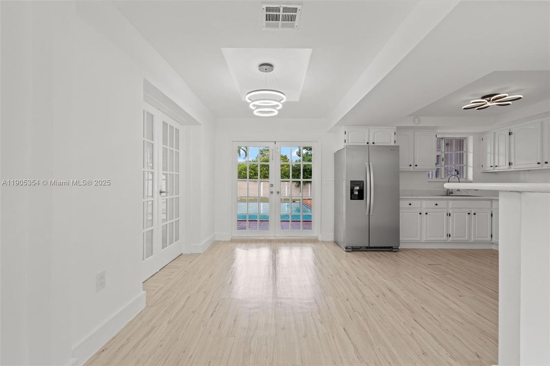 Recently Rented: $4,250 (4 beds, 2 baths, 2203 Square Feet)