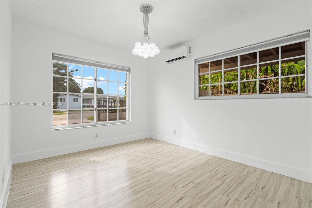 Recently Rented: $4,250 (4 beds, 2 baths, 2203 Square Feet)