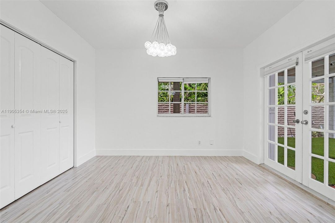 Recently Rented: $4,250 (4 beds, 2 baths, 2203 Square Feet)