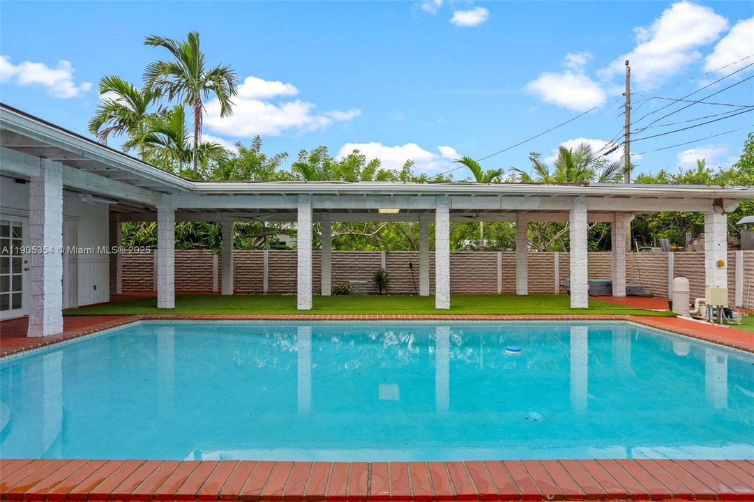 Recently Rented: $4,250 (4 beds, 2 baths, 2203 Square Feet)