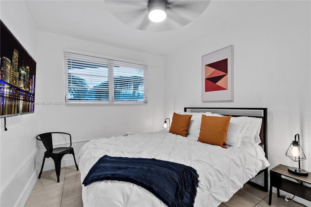 出租: $4,800 (6 贝兹, 5 浴室, 1536 平方英尺)