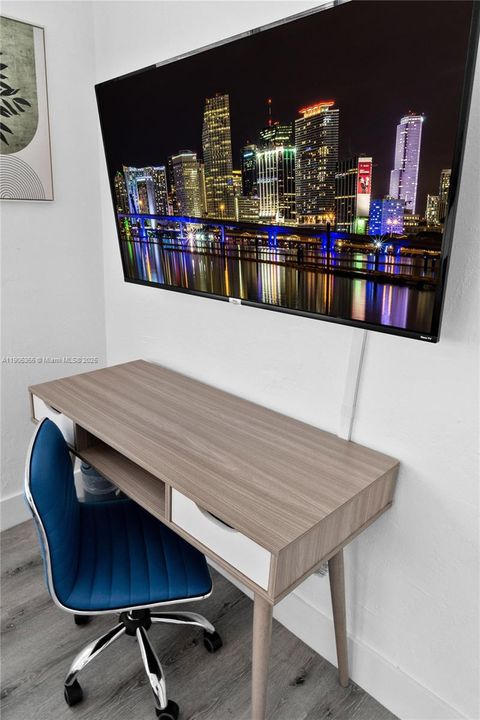 出租: $4,800 (6 贝兹, 5 浴室, 1536 平方英尺)