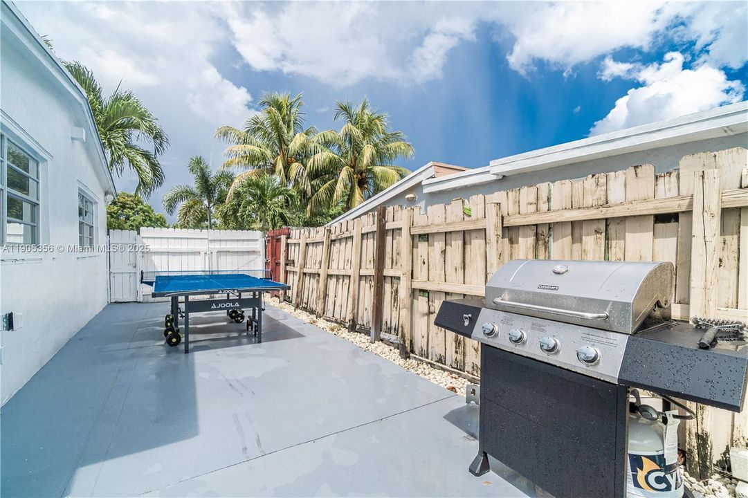 出租: $4,800 (6 贝兹, 5 浴室, 1536 平方英尺)