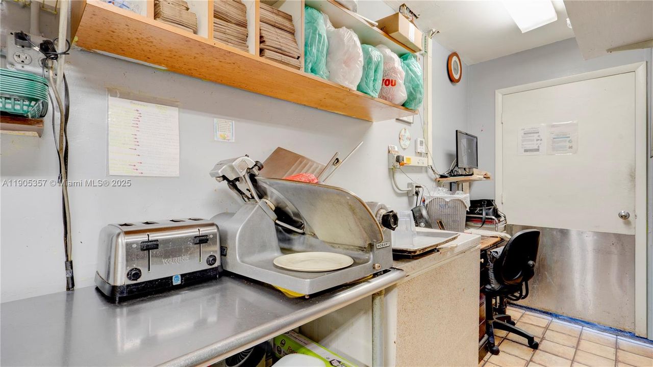 出租: $28 (0 贝兹, 0 浴室, 0 平方英尺)