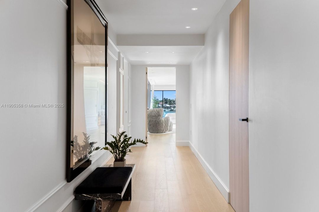 На продажу: $12,900,000 (4 спален, 4 ванн, 4796 Квадратных фут)