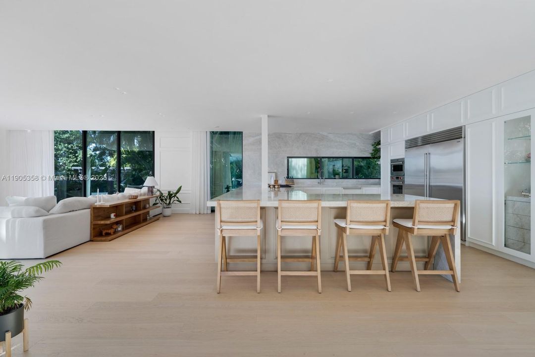 На продажу: $12,900,000 (4 спален, 4 ванн, 4796 Квадратных фут)