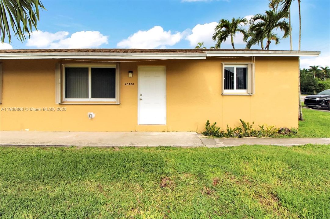 最近租的: $2,000 (2 贝兹, 1 浴室, 970 平方英尺)