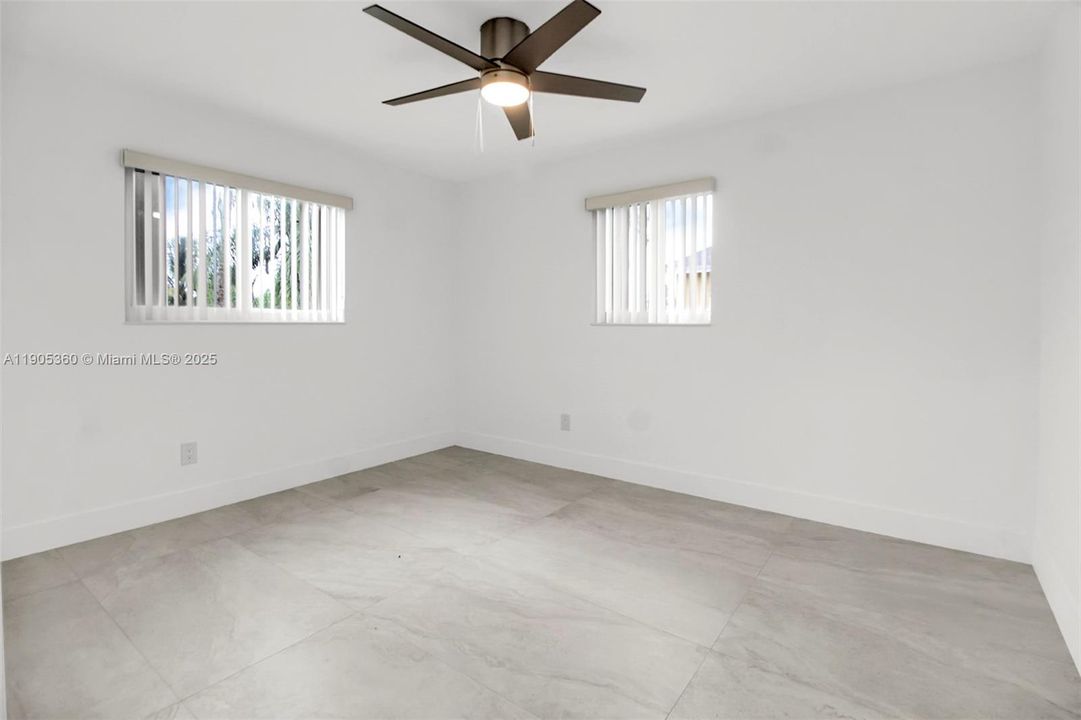 最近租的: $2,000 (2 贝兹, 1 浴室, 970 平方英尺)