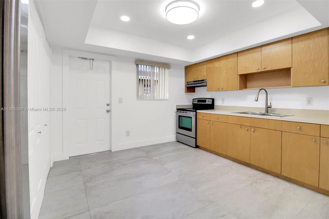 最近租的: $2,000 (2 贝兹, 1 浴室, 970 平方英尺)