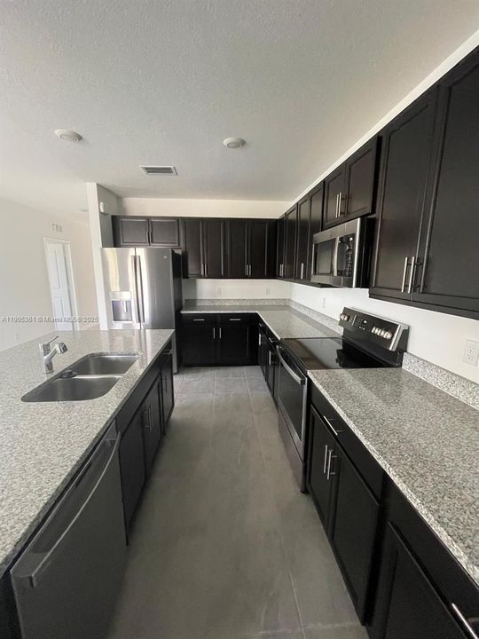 For Sale: $469,000 (4 beds, 3 baths, 2126 Square Feet)