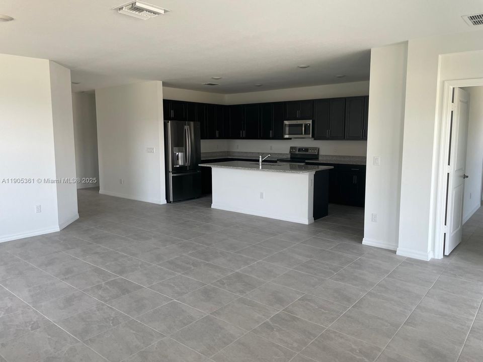 For Sale: $469,000 (4 beds, 3 baths, 2126 Square Feet)