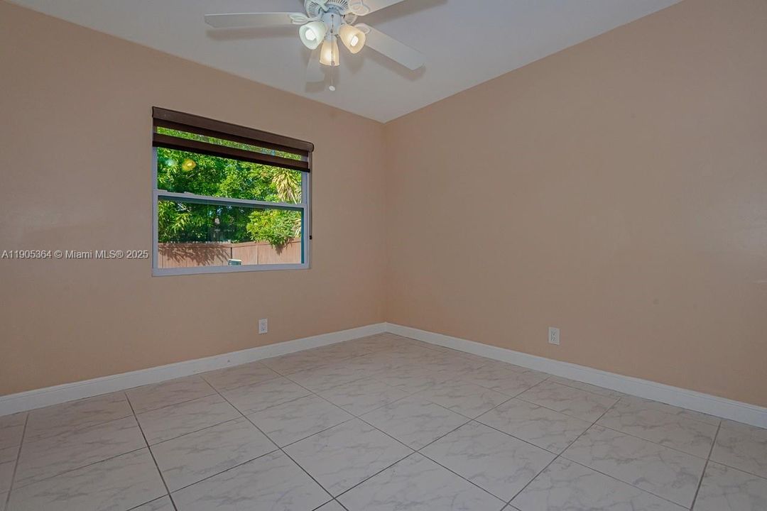 For Rent: $3,800 (4 beds, 2 baths, 1370 Square Feet)