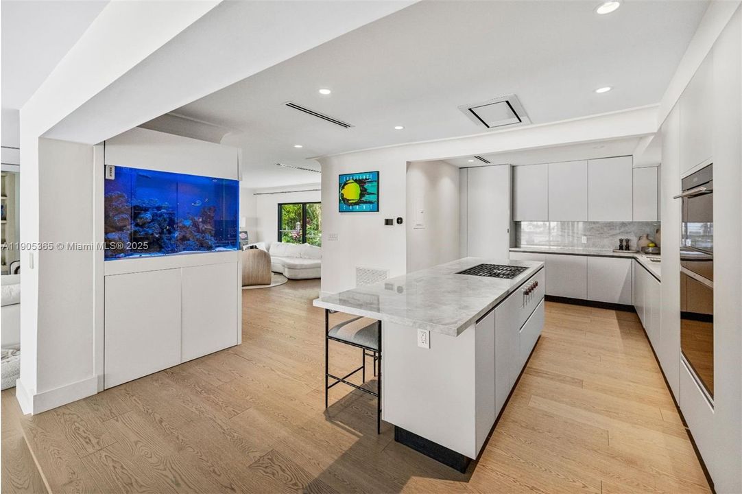 For Sale: $6,900,000 (3 beds, 3 baths, 2894 Square Feet)