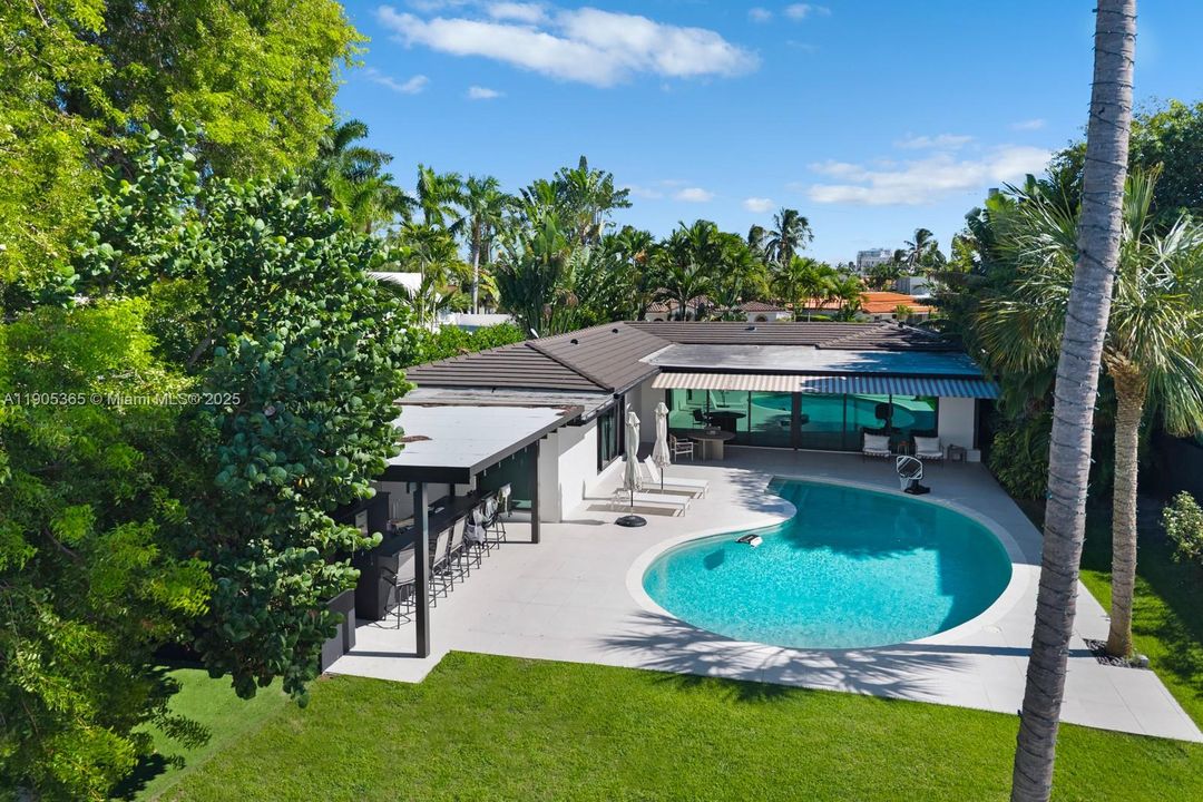 For Sale: $6,900,000 (3 beds, 3 baths, 2894 Square Feet)