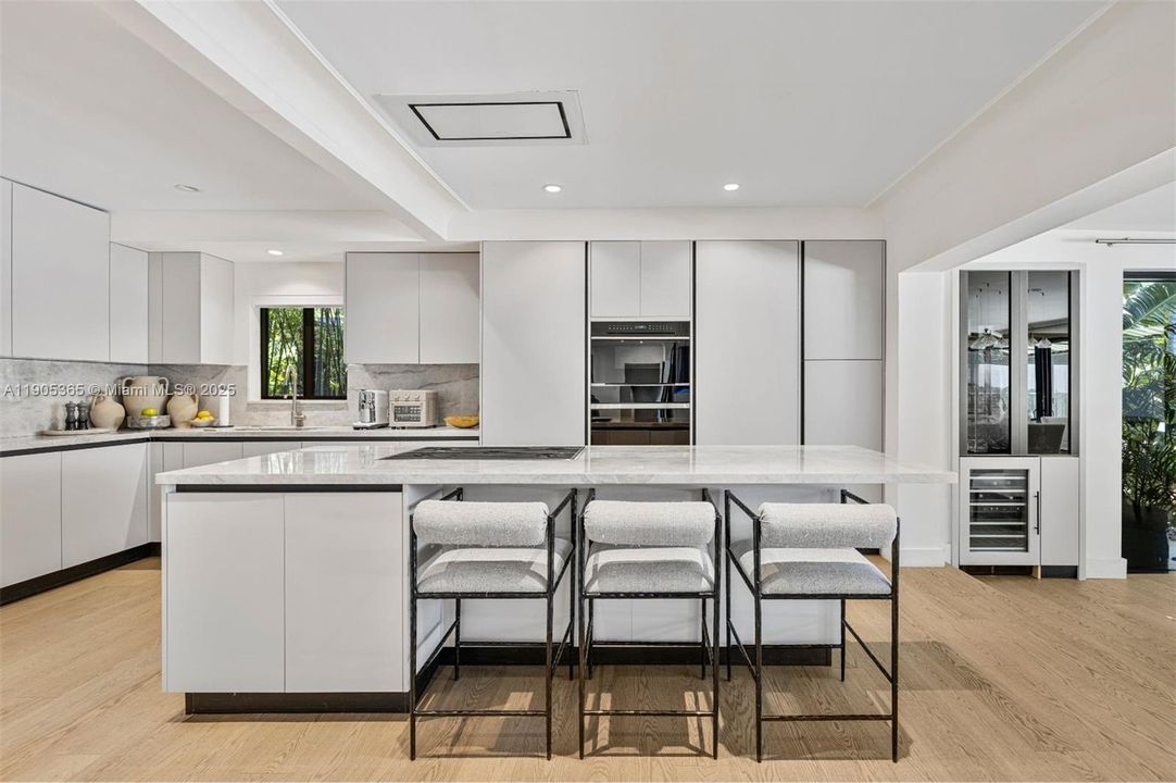 For Sale: $6,900,000 (3 beds, 3 baths, 2894 Square Feet)