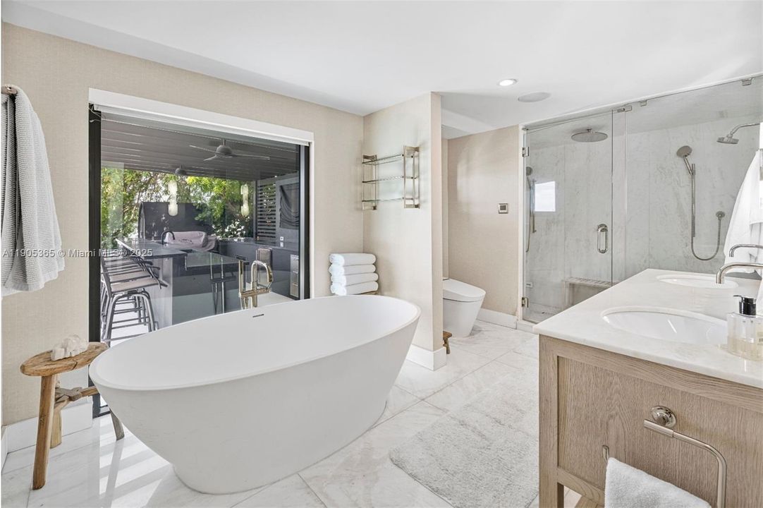 For Sale: $6,900,000 (3 beds, 3 baths, 2894 Square Feet)