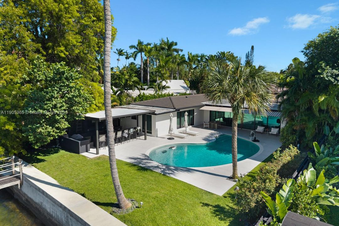 For Sale: $6,900,000 (3 beds, 3 baths, 2894 Square Feet)