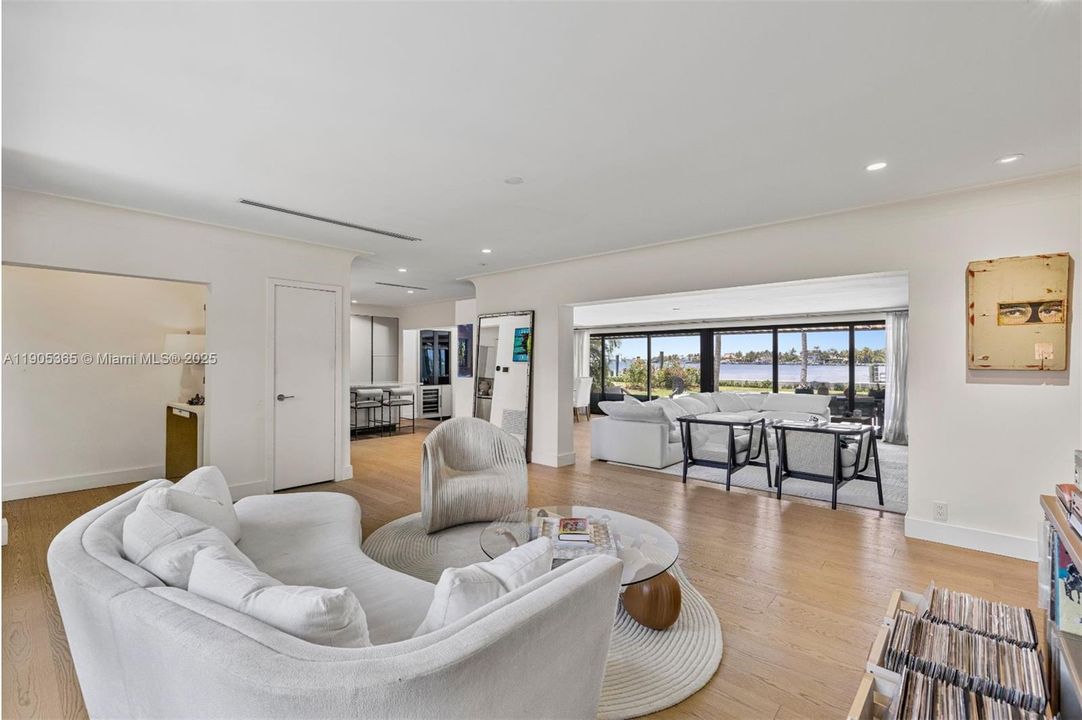 For Sale: $6,900,000 (3 beds, 3 baths, 2894 Square Feet)