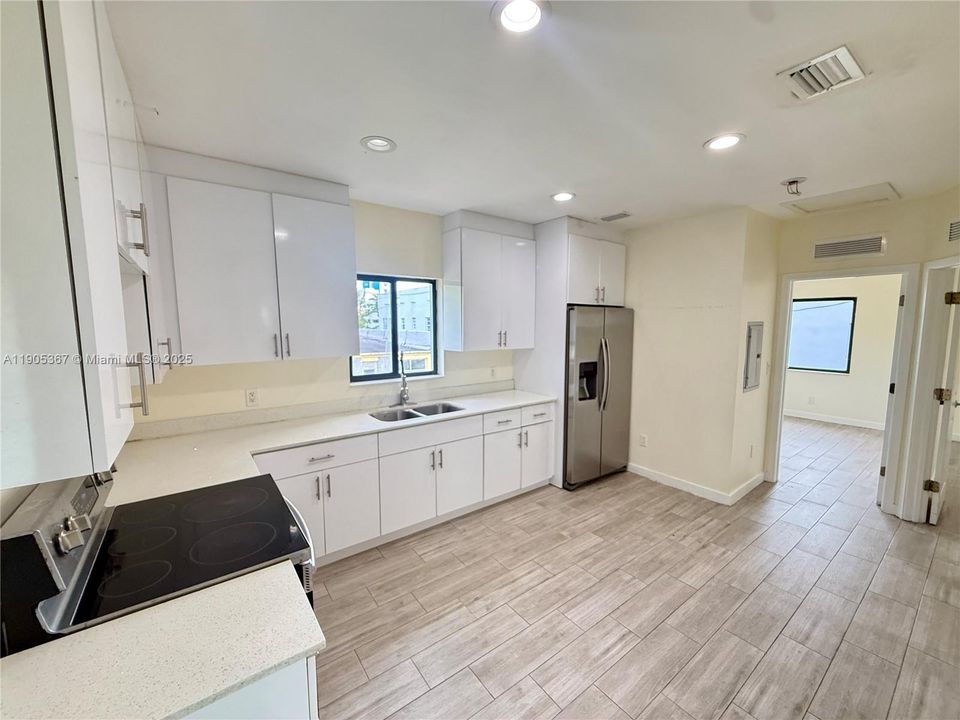 Recently Rented: $2,150 (2 beds, 2 baths, 650 Square Feet)