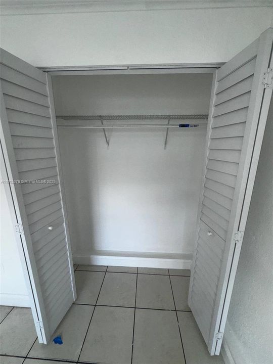 For Rent: $1,900 (2 beds, 1 baths, 736 Square Feet)