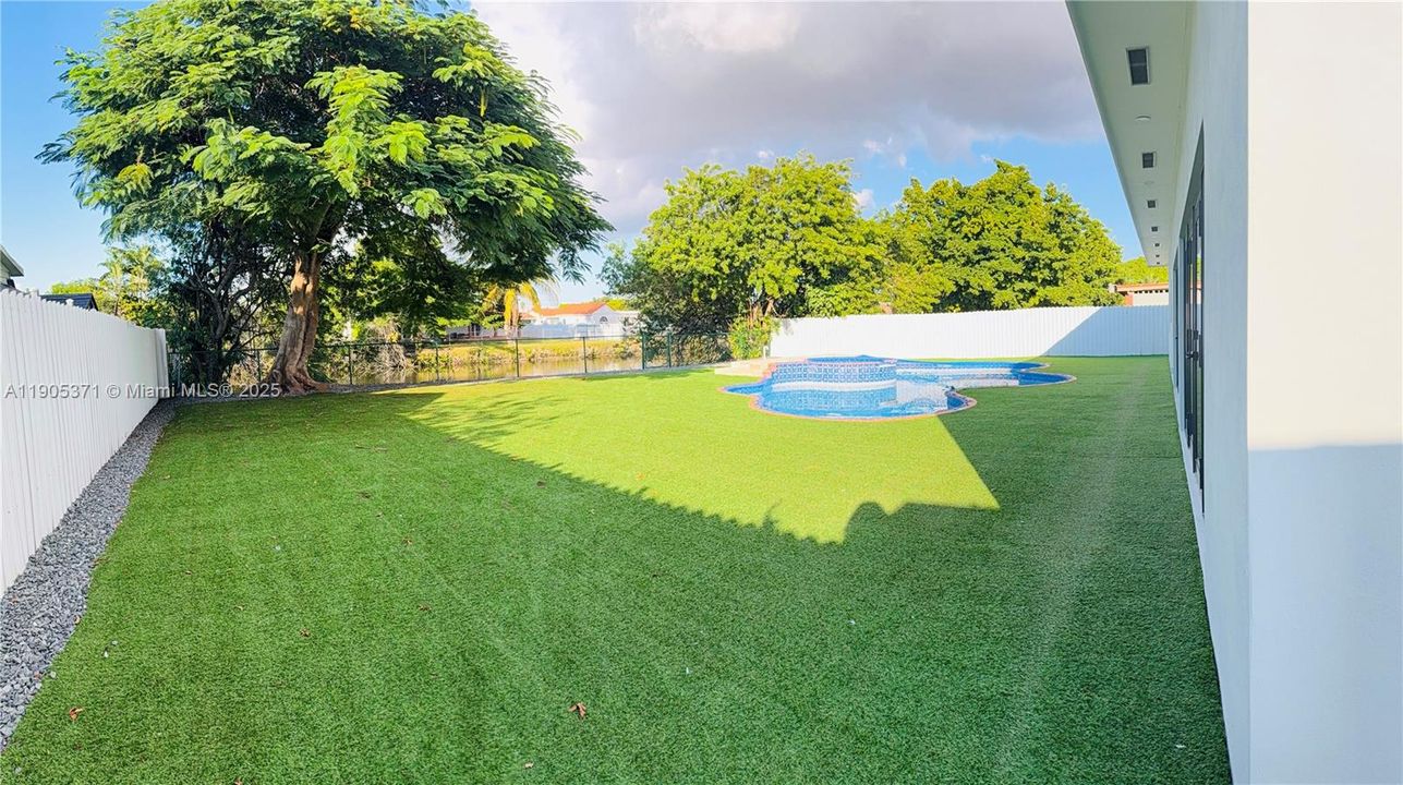 出租: $6,500 (5 贝兹, 3 浴室, 2802 平方英尺)