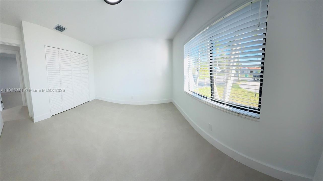 出租: $6,500 (5 贝兹, 3 浴室, 2802 平方英尺)