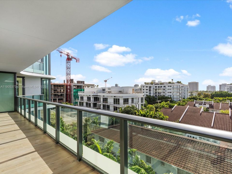 For Sale: $1,510,000 (2 beds, 2 baths, 1229 Square Feet)