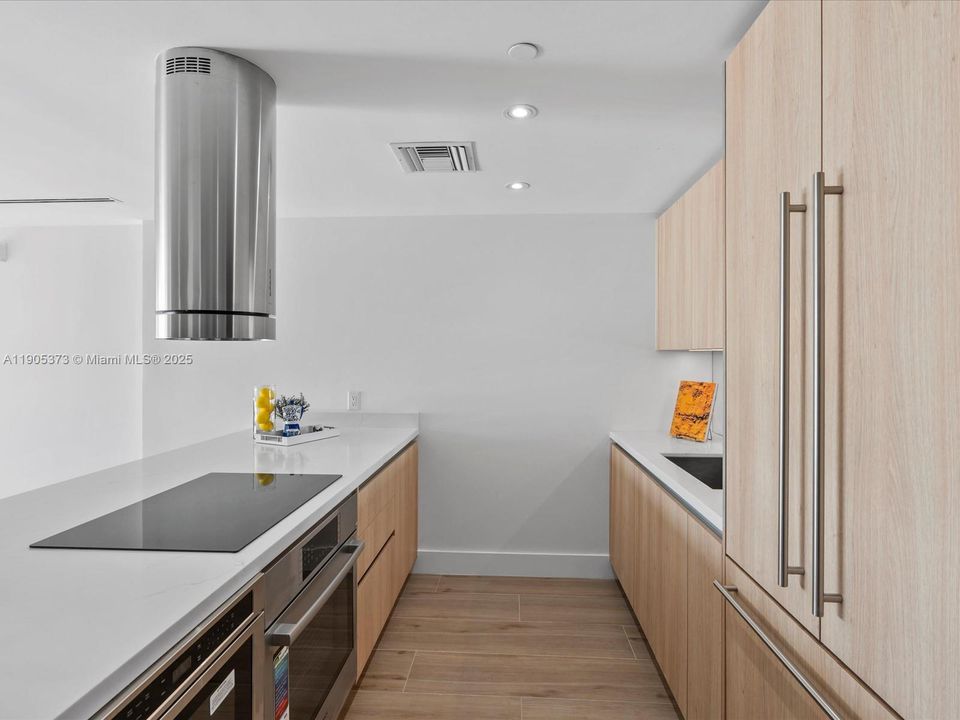 Double-door Refrigerator with freezer drawer