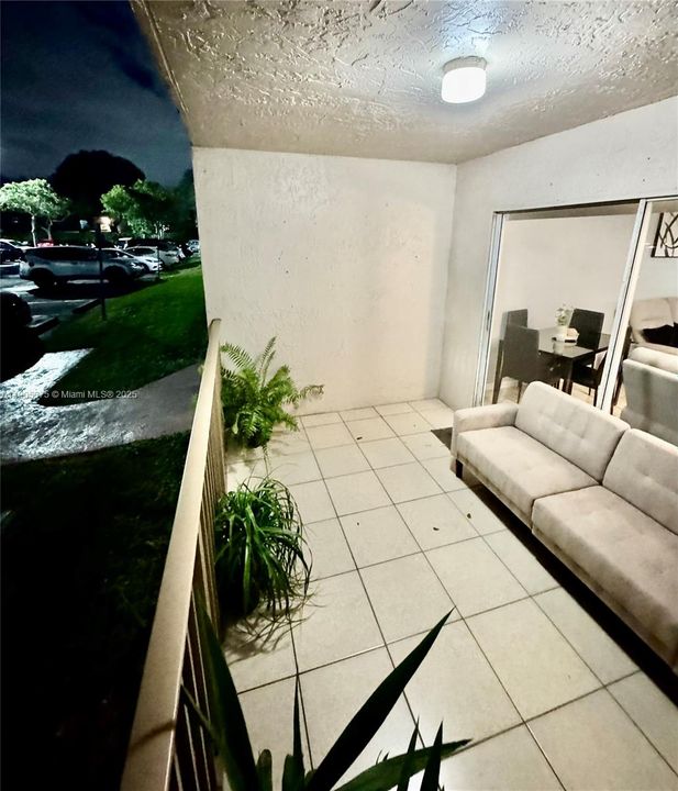 Recently Rented: $1,750 (1 beds, 1 baths, 676 Square Feet)