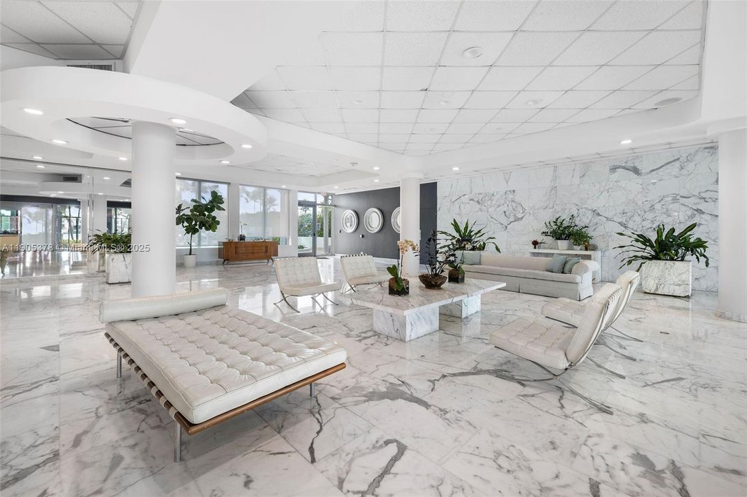 合同活跃: $4,500 (2 贝兹, 3 浴室, 1660 平方英尺)