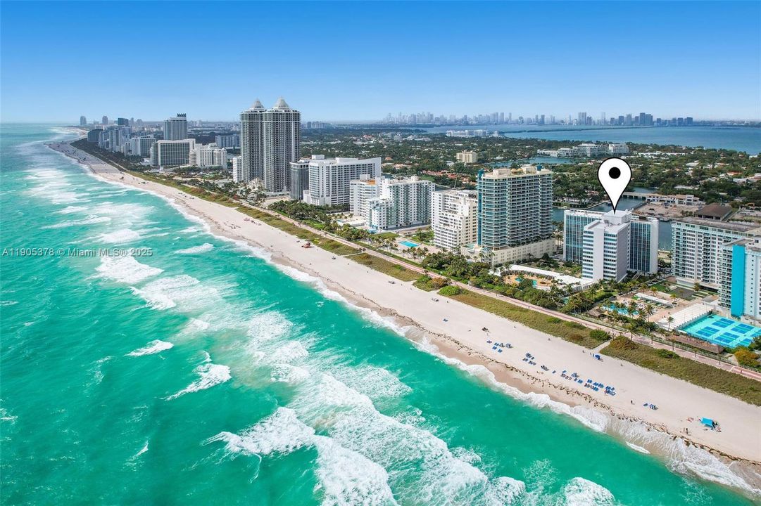 合同活跃: $4,500 (2 贝兹, 3 浴室, 1660 平方英尺)