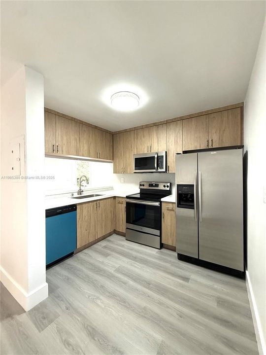 Recently Rented: $2,050 (2 beds, 2 baths, 1502 Square Feet)