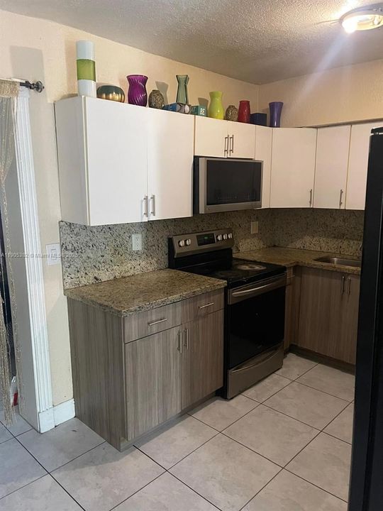 For Sale: $533,000 (3 beds, 1 baths, 1269 Square Feet)